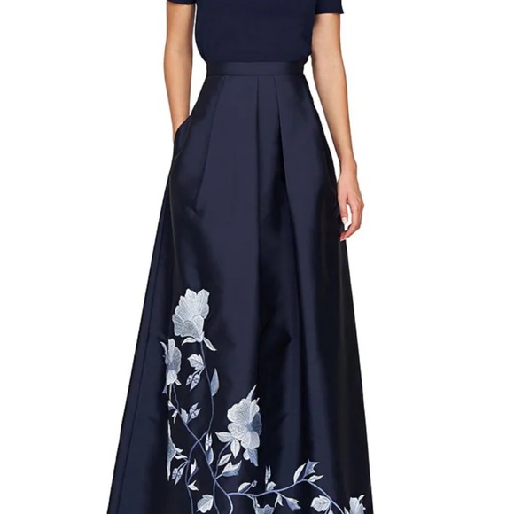 Brand new skirt by Kay Unger size 8 never been worn and still has tags!